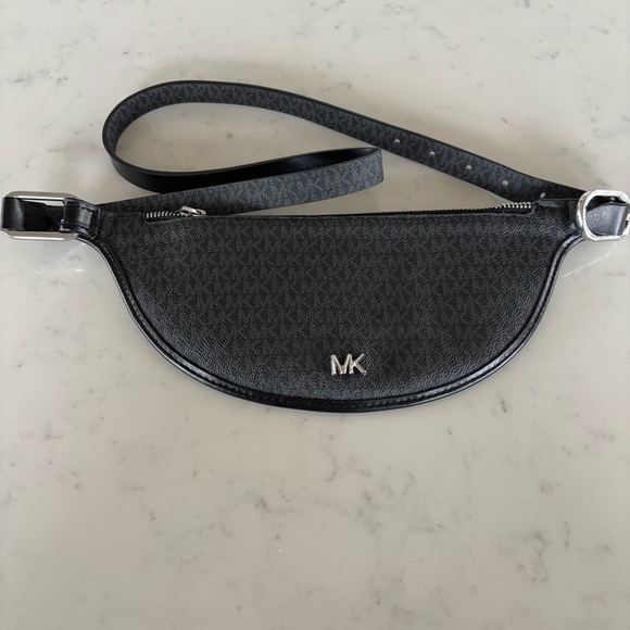 Michael Kors Reversible Crossbody Bag - Picture 1 of 7